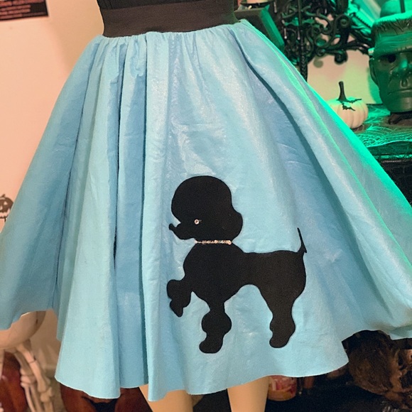 Vintage Swing Poodle Skirt - Picture 2 of 2